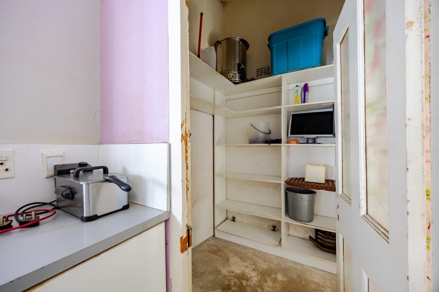 6 Bedroom Property for Sale in Woodstock Western Cape